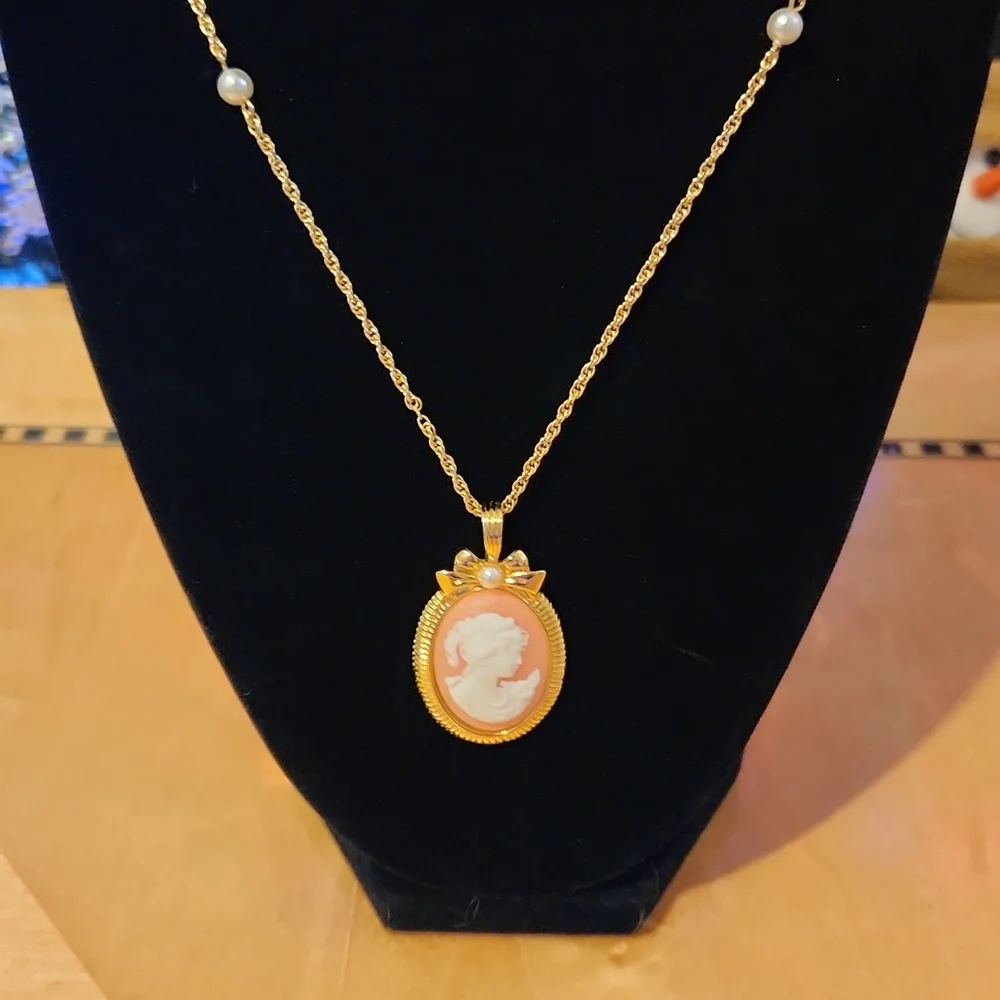 Vintage, Avon, Faux Pearl Cameo Necklace - Picture 2 of 7